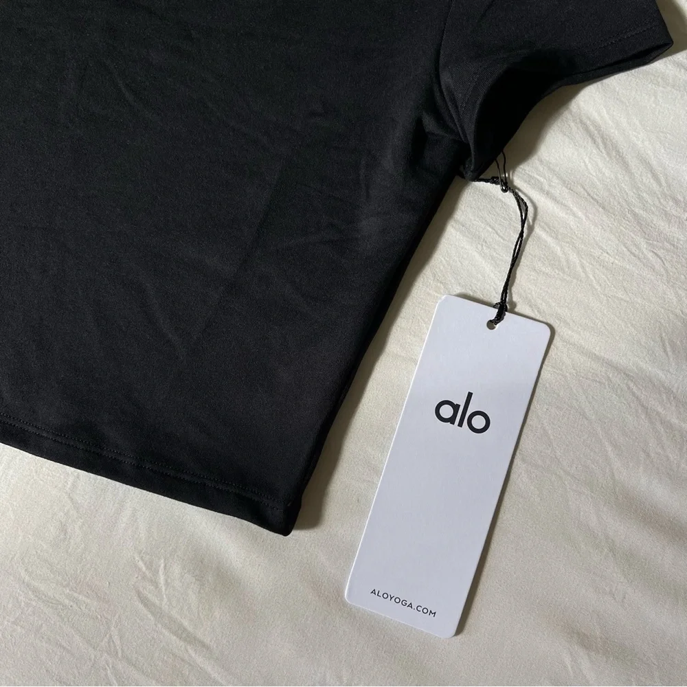 Brand New- Alosoft Crop Finesse Short Sleeve in Black 🖤 - Picture 10 of 14